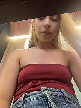 Isabella-gaviria - THREE FINGERS UNDER THE TABLE + CREAM 🥵
