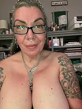 Dieseldame1313 - Hey guys topless dance