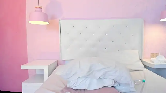 ScarlettBlaair - Toy on tits