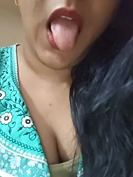 Arushi9490 - Ass show
