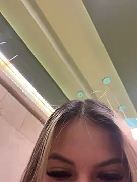 Mia_Rosee1 - Show squirt in bathroom mall💦💦💦