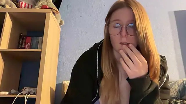Thepretiestgirlhere