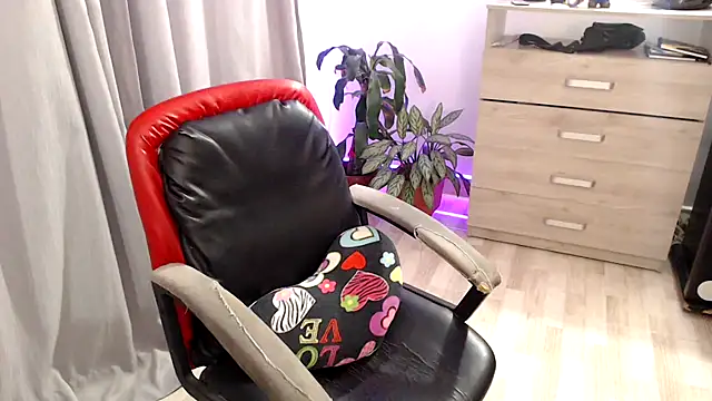 Kylie_switch2 - spray milkboobs + spanks