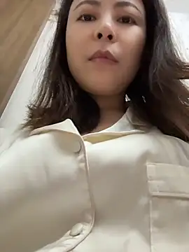 YaoYao8888 - 脱掉内衣直播2分钟