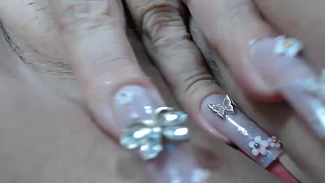 Lucy_mature8