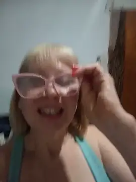 SexyMilf1211 - Me meto el didlo grande en la conchita