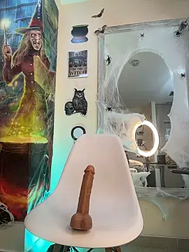 AngelinaDuvall - Fuck with green glass dildo close up