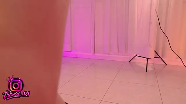 Trixxie_18 - SQUIRTTT