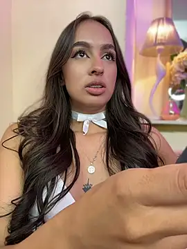 AliciaRoux - play with cliptoris up close
