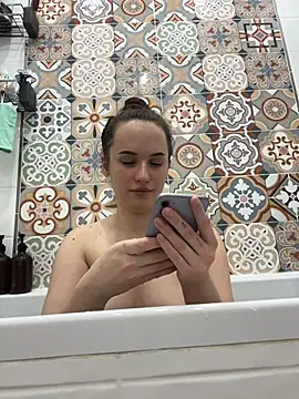 TinyBunnyx - Oil on tits