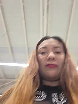 Blushing_Katy - Show tits in mall :)