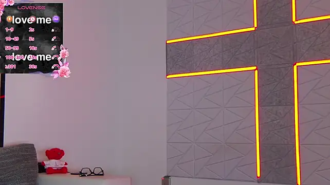 Hailey_peach - finger in pussy (ᶅ͒)}+3min toy control🥰