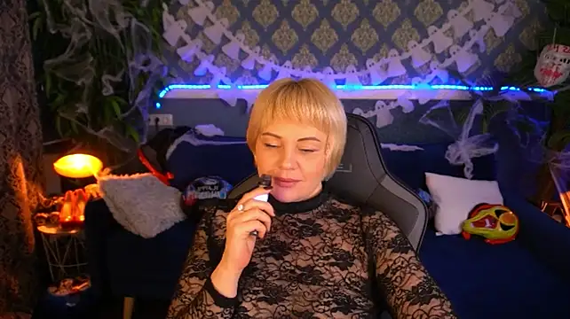 AmaraNights - Ass and breast show