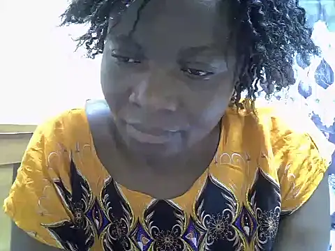 Sexxylipz - Ride huge dildo