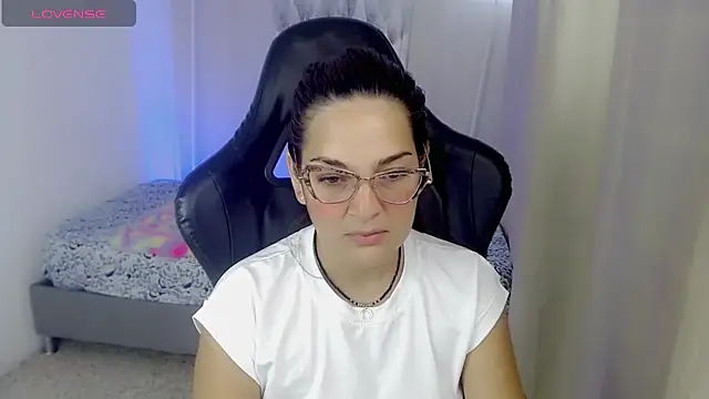 Arelis_ - 💋play with my tits