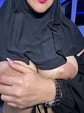 Jameela - suck the milk from my tits, baby 🥛👅😘