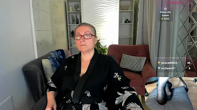 Alexandra_Kind - The last tipper gets a present