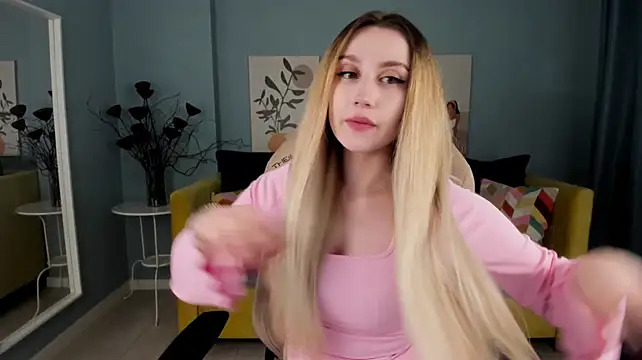 LanaLoon - teasing by naked hips