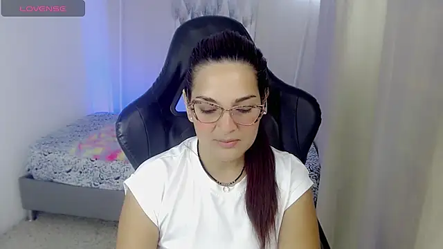 Arelis_ - 💋play with my tits