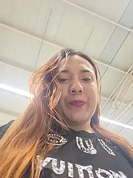 Blushing_Katy - Show tits in mall :)