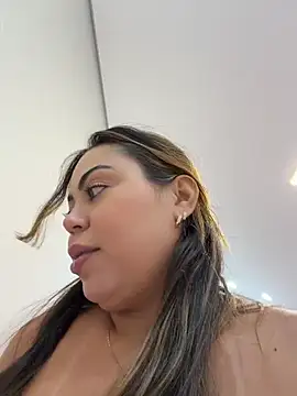 LariiHotWife - Dar buceta para o da roça