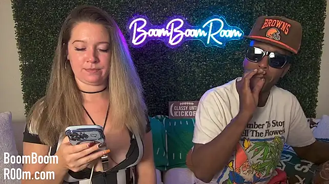 Boomboomr00m - Naked Oil Show