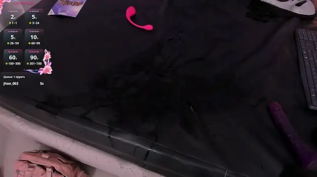 Karla_babyy - show feet