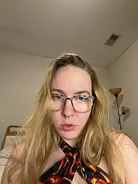 Peachyparisss - Sloppy head sucking dildo