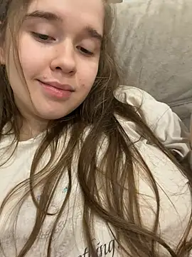 HornyGirlH - SHOW TITS