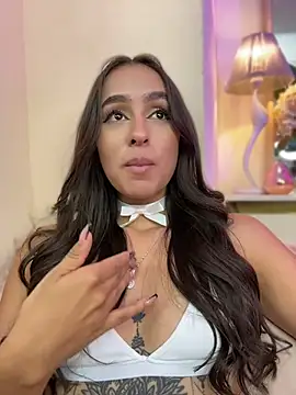 AliciaRoux - play with cliptoris up close
