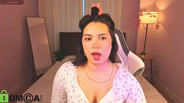 VivienRoss_ - hey hey