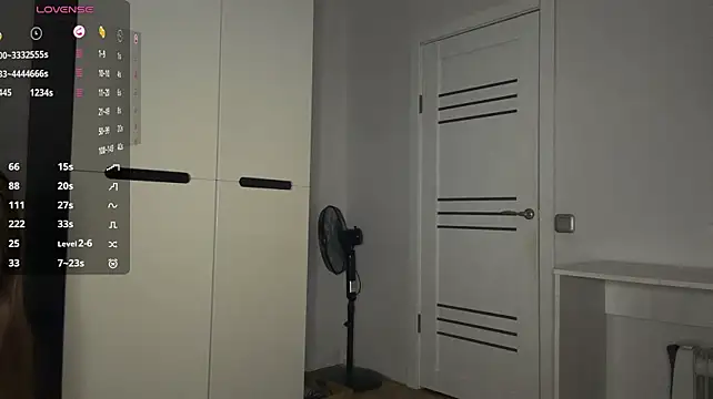 FelicidadMein - 1 finger inside my tight pussy