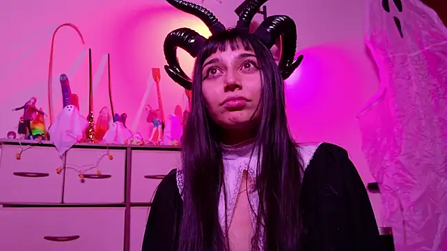 Amber_yull - Moster dildo+2domi+2hush+bikini off🎃