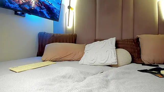 PuddingPantie - Ride on the dildo