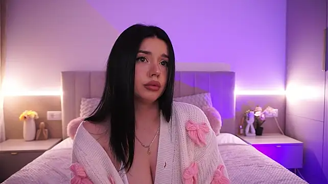LaraAnnee - make my pussy melt in your mouth...🍦