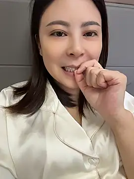 YaoYao8888 - 脱掉内衣直播2分钟