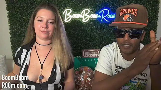 Boomboomr00m - Naked Oil Show