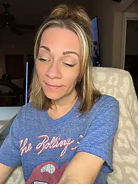 EdenDelilah1 - Play with Pussy