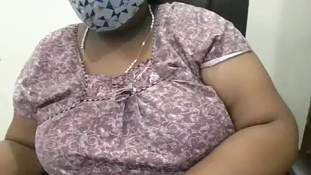 Divyahoty - boobs in ice and lips with romance