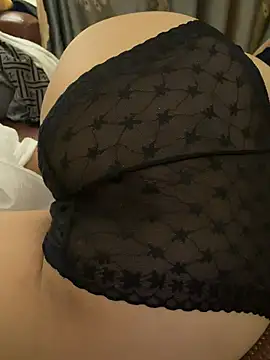 Hara_lusia83 - The girl is sexy, big, and seductive.