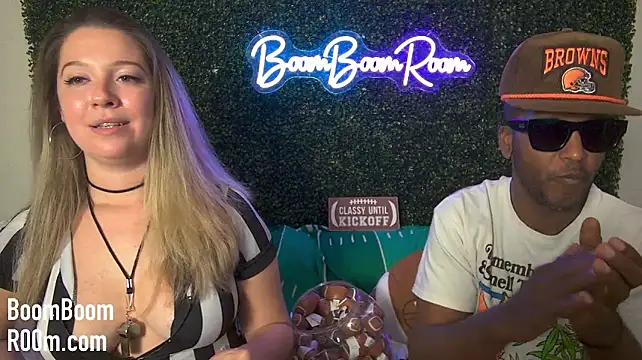 Boomboomr00m - Naked Oil Show
