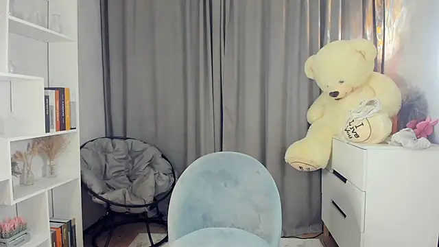 BelleDream - hands up + jump