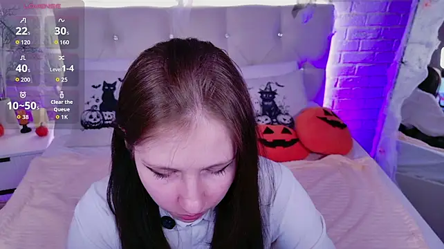 Alice_Calm - Show my bra