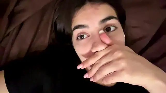 Ledi_Asthik - peek under my dress