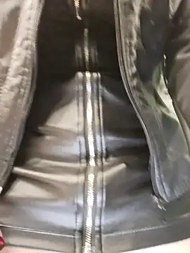 IsabellitaVIP - Suck your big tits in public