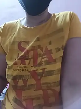 Honey_Babe06 - Braless back show 😘😘😘