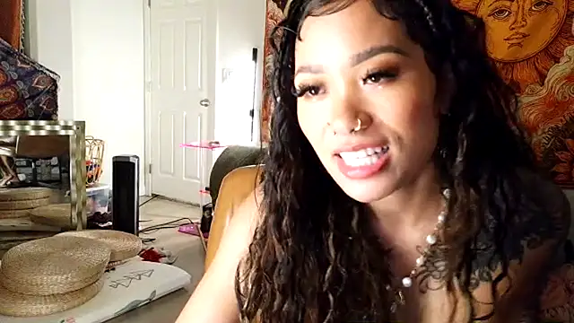Maciixbby - fuck machine squirt showww !!!