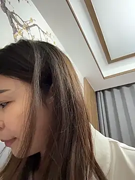 YaoYao8888 - 脱掉内衣直播2分钟