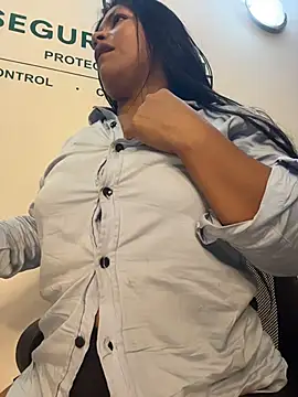 Emilly__Bown_ - remove shirt in reception