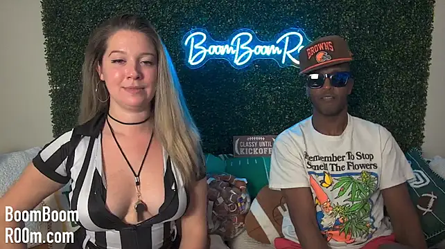 Boomboomr00m - Naked Oil Show